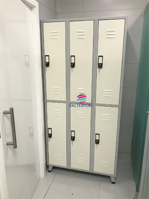Vestiário triplo com 6 Cacifos Sobrepostos Chapa Cinza e Creme 1900x900x500 mm
